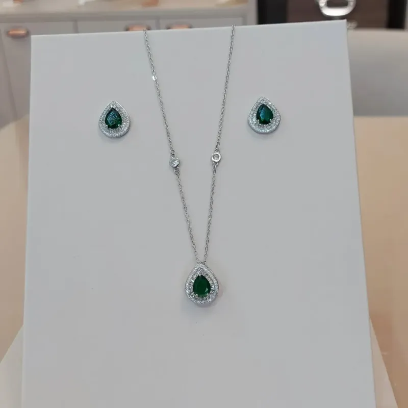 CONJUNTO GOTA ESMERALDA