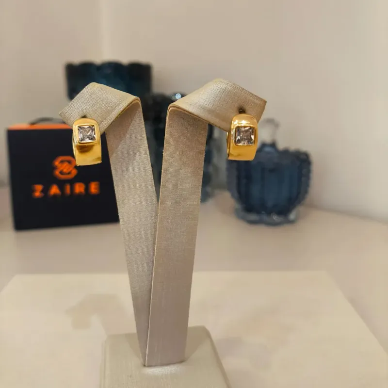ARGOLA COM ZIRCÔNIA QUADRADA