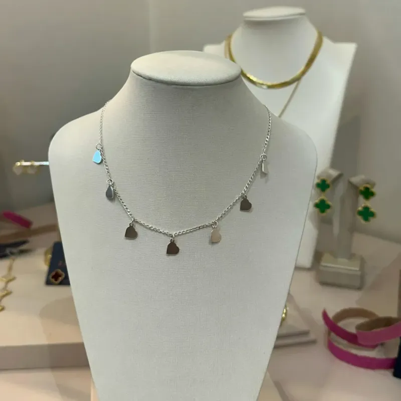 CHOKER PRATA MEDALHAS CORAÇÃO