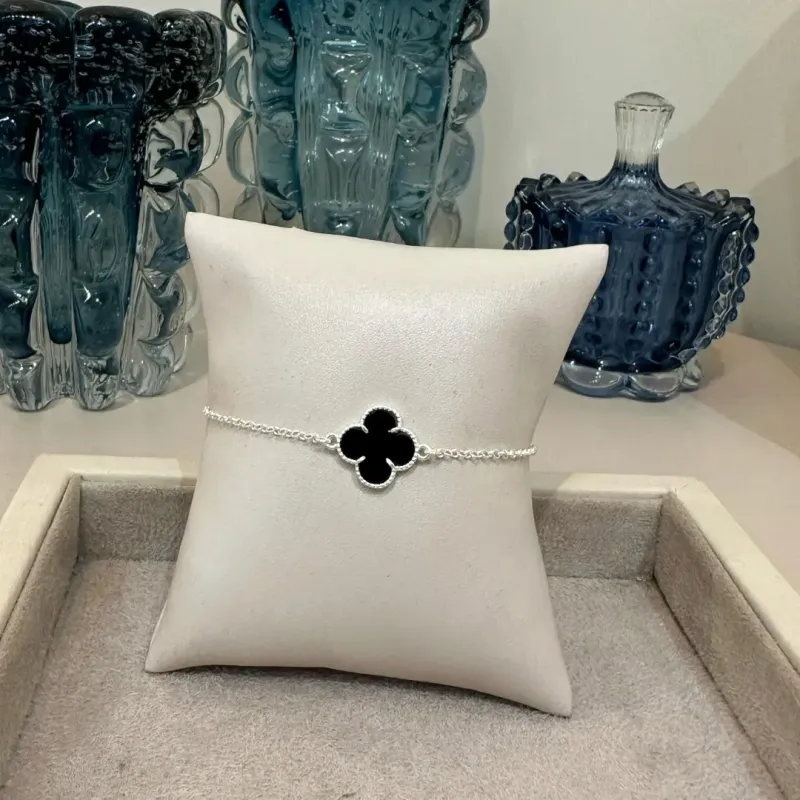 PULSEIRA PRATA VAN CLEEF PRETA