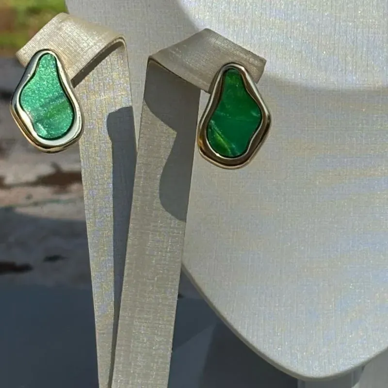 BRINCO BOHO ORGÂNICO VERDE ESMERALDA