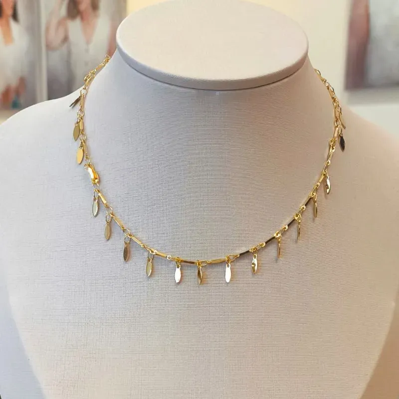 CHOKER MEDALHAS FOLHAS