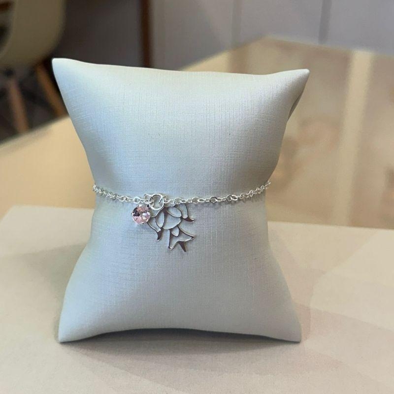 PULSEIRA PRATA PINGENTE MENINA/ PONTO DE LUZ ROSA