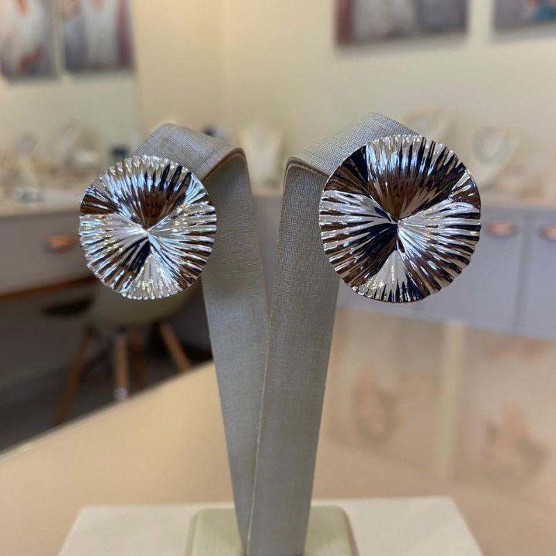 BRINCO BOTÃO PÉTALAS BANHO DIAMANTE