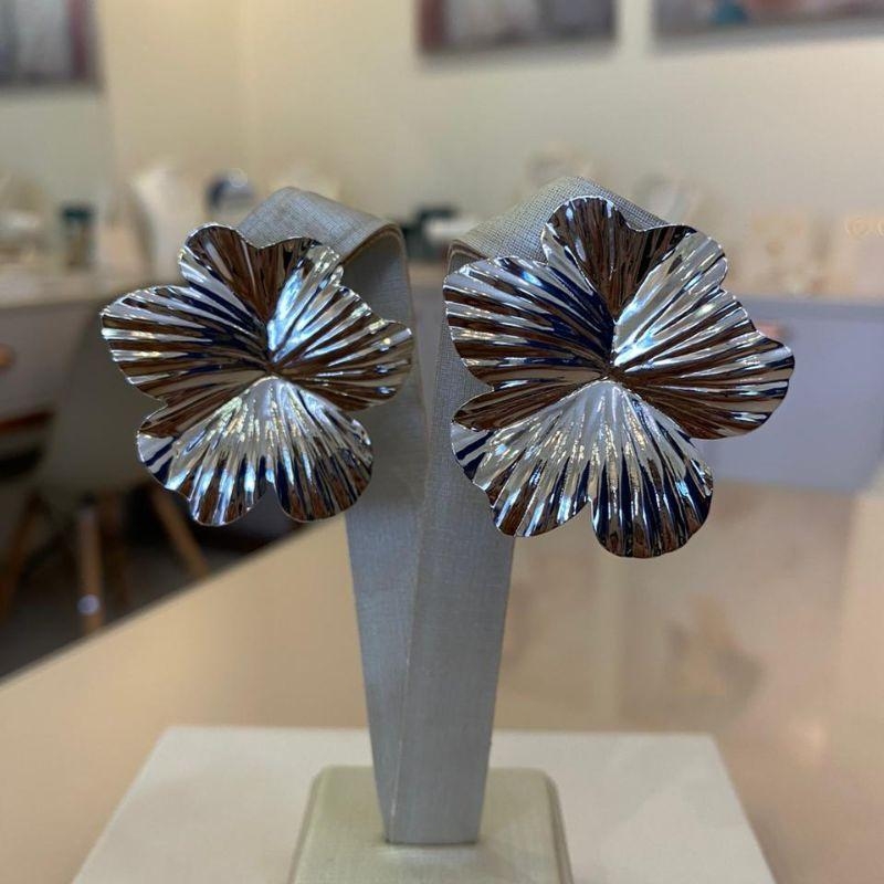 BRINCO MAXI FLOR BANHO DIAMANTE