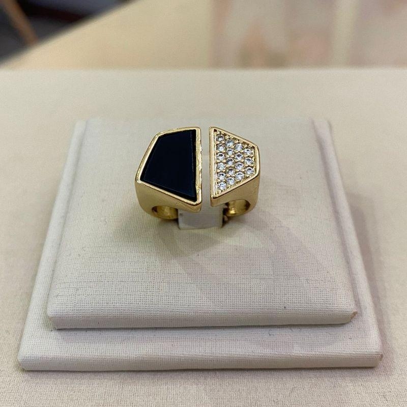 ANEL REGULÁVEL CRAVEJADO E PRETO