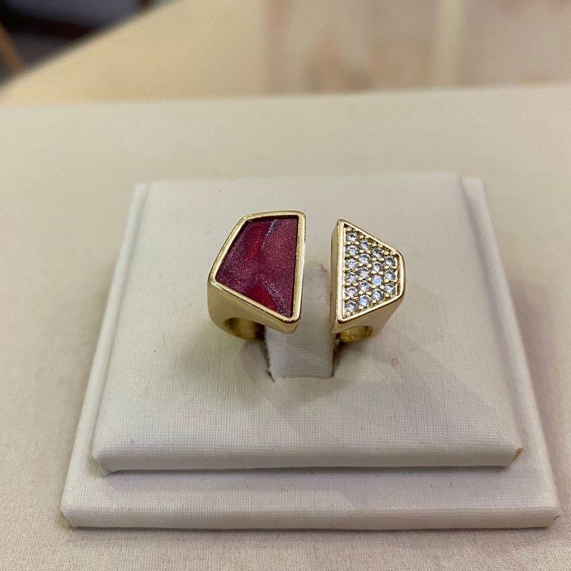 ANEL REGULÁVEL CRAVEJADO E VERMELHO