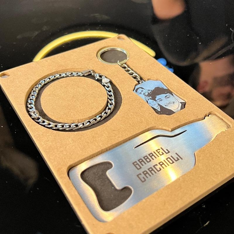 KIT PULSEIRA, ABRIDOR GARRAFINHA E CHAVEIRO