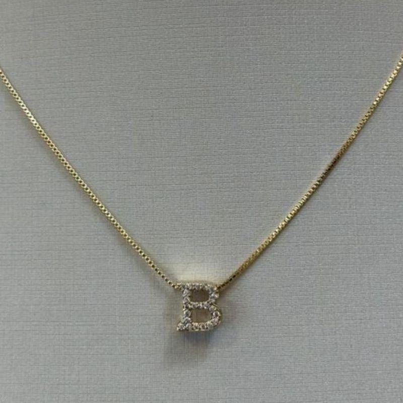 PINGENTE INICIAL CRAVEJADA LETRA B