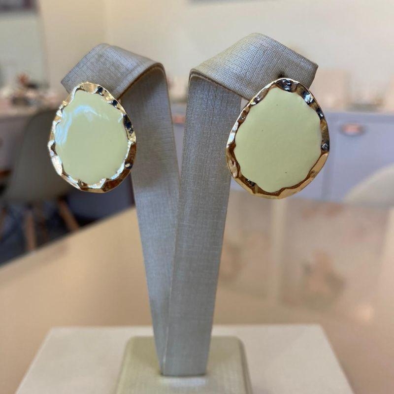 BRINCO GOTA RESINADO AMARELO