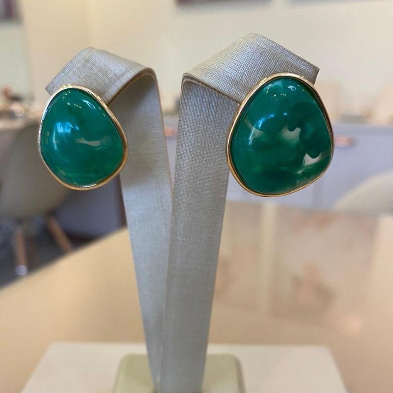BRINCO OVAL PEDRA VERDE ESMERALDA