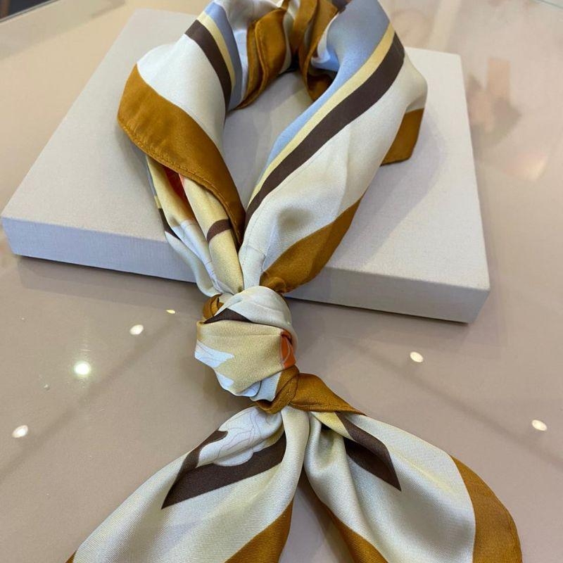 LENÇO OFF WHITE, LARANJA E AZUL 70X70CM