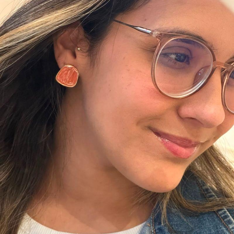 BRINCO RESINADO CARAMELO