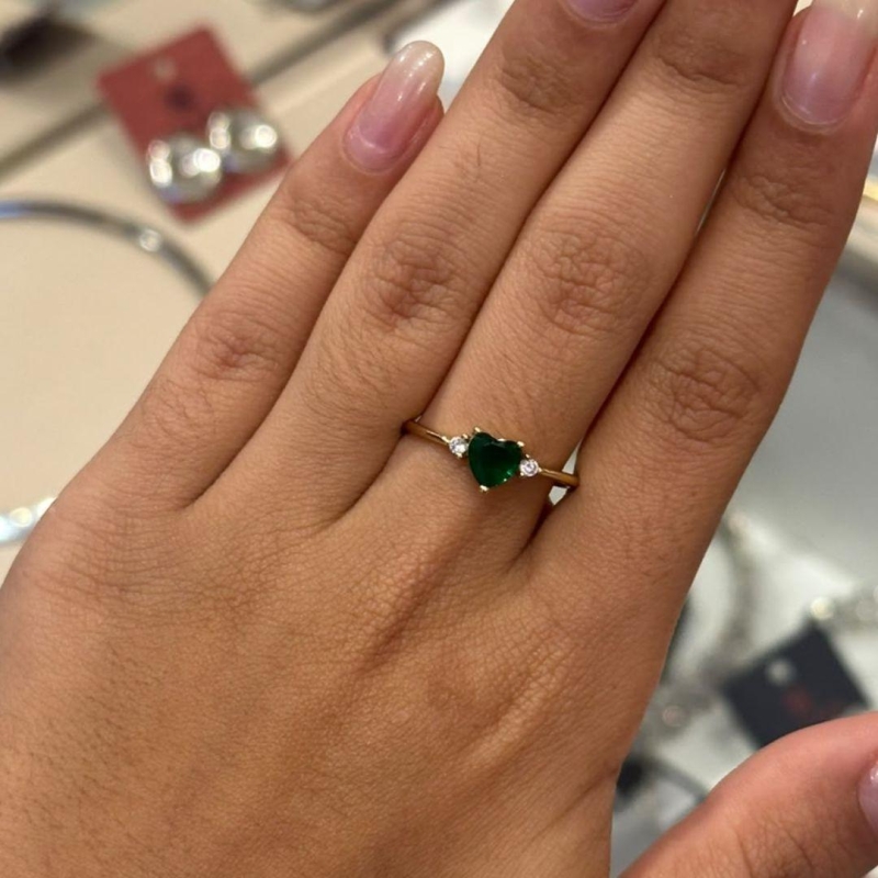 ANEL SOLITÁRIO CORAÇÃO VERDE ESMERALDA TAMANHO 21