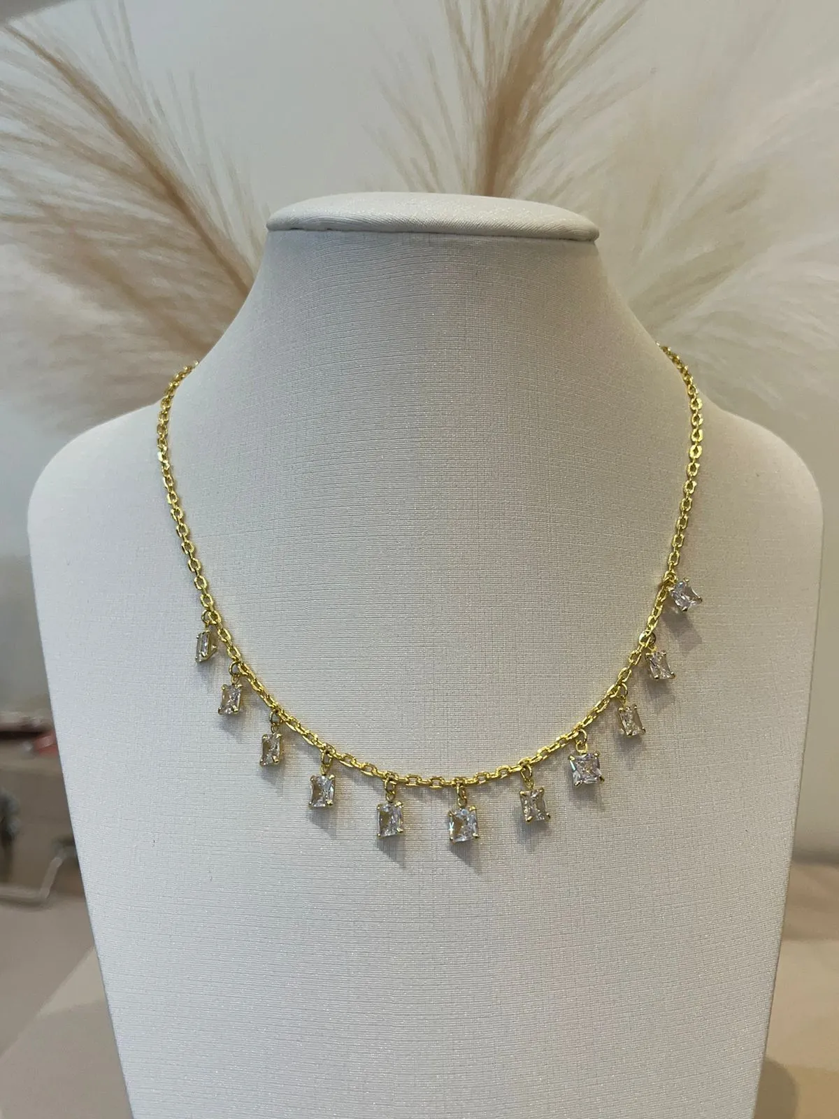 CHOKER CARTIER DELICADA COM ZIRCONIAS BRANCAS