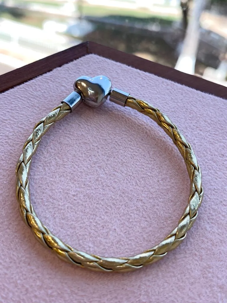 PULSEIRA PANDORA COURO DOURADA 17CM