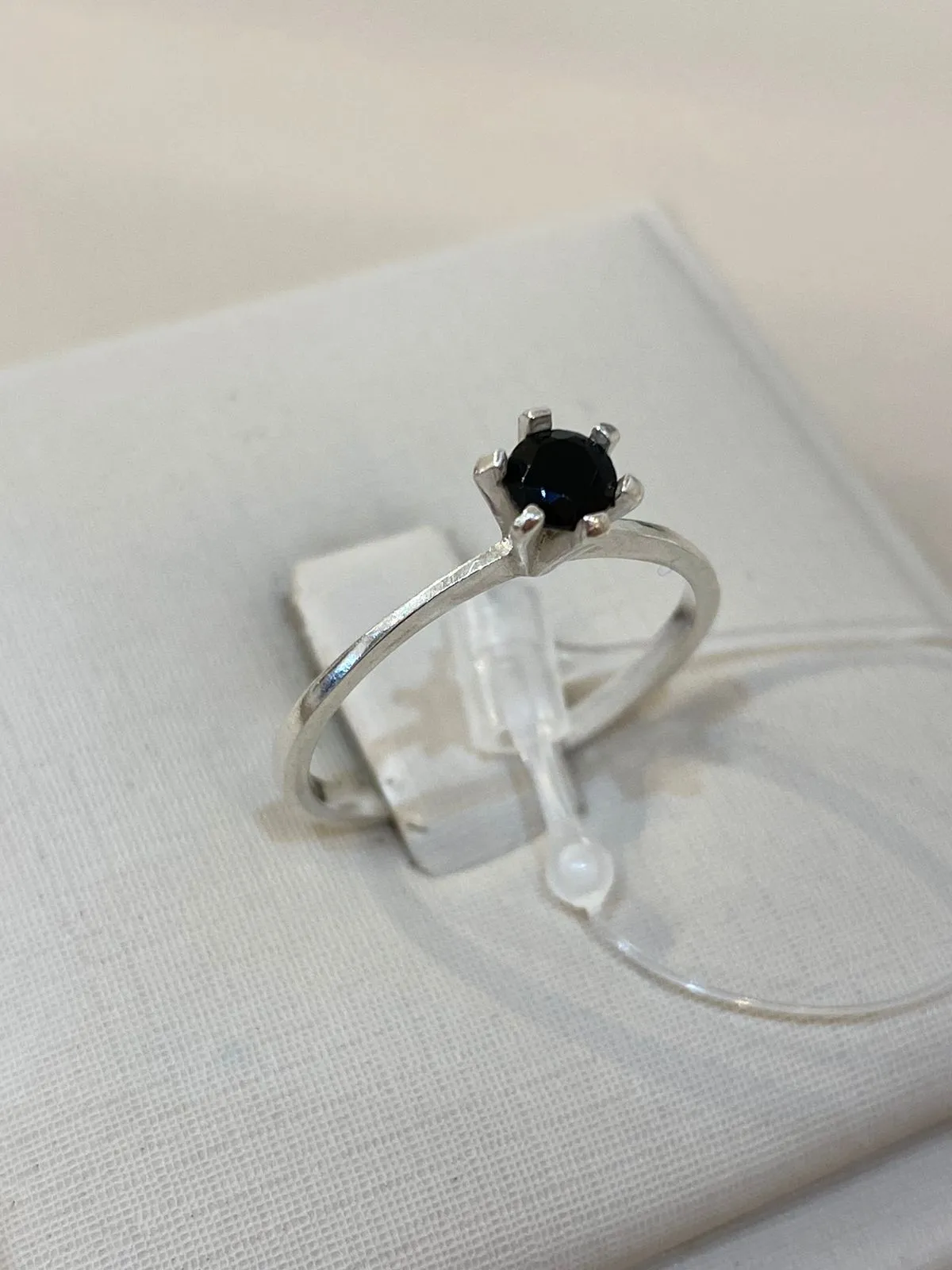 ANEL PRATA SOLITÁRIO PRETO