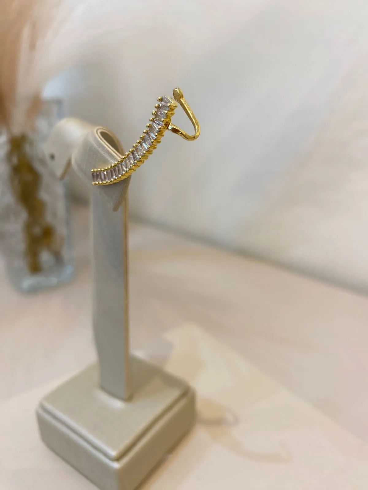 EARCUFF ZIRCONIAS RETAS