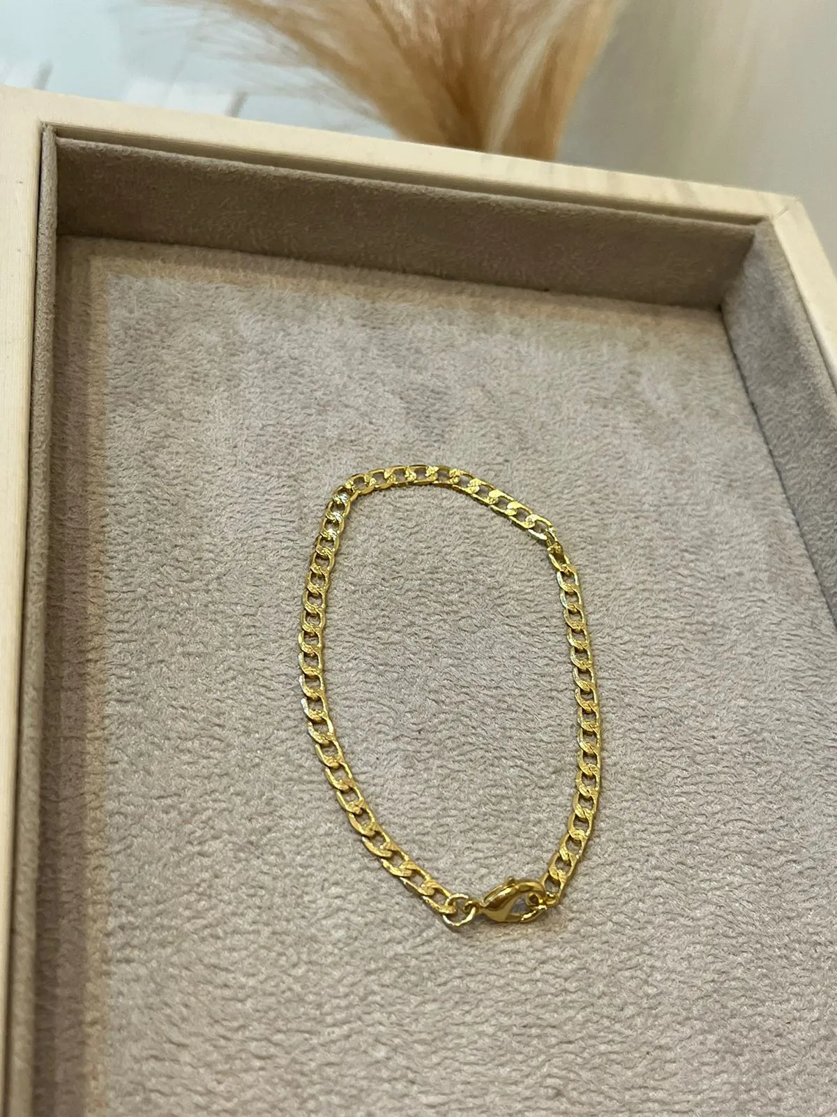 PULSEIRA GRUMET COM DETALHES