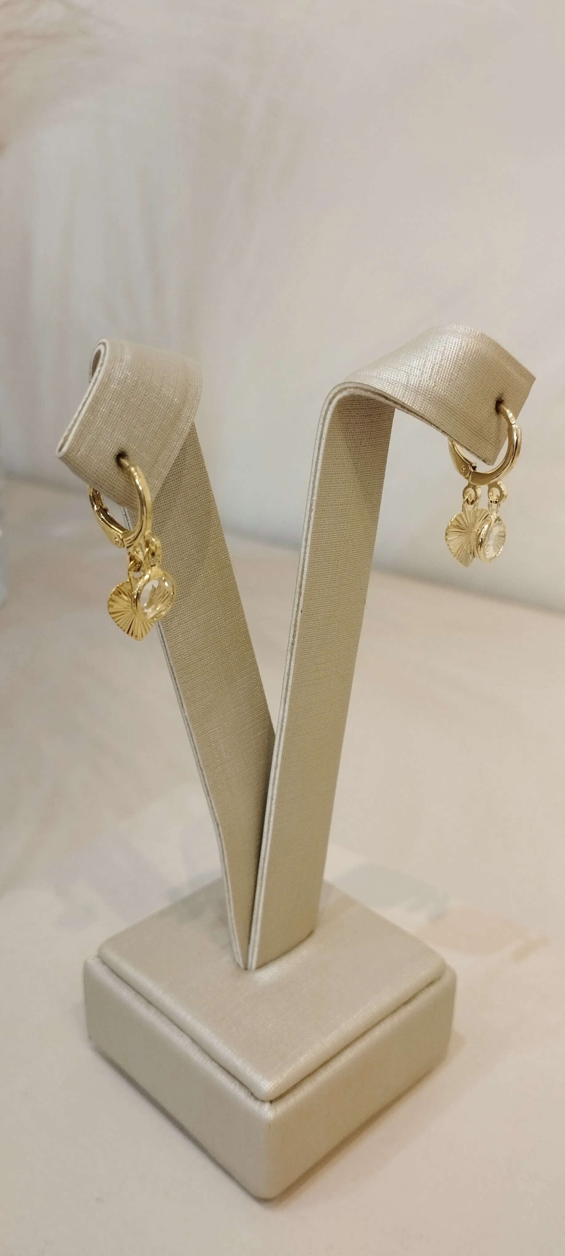 BRINCO ARGOLA CORAÇÃO E ZIRCONIA