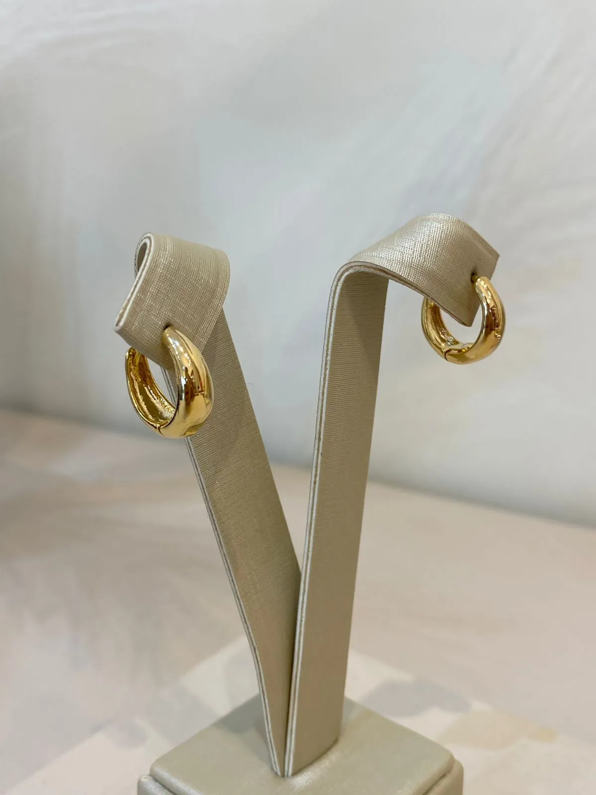 ARGOLA DOURADA GG