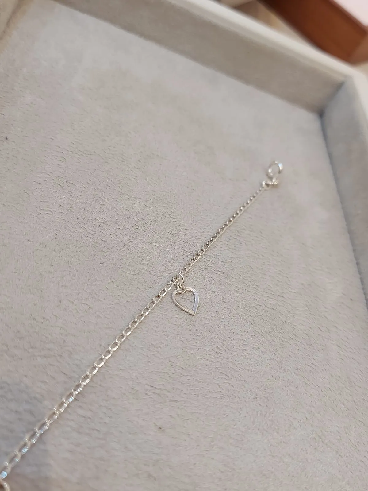 PULSEIRA PRATA INFANTIL CORAÇÃO VAZADO