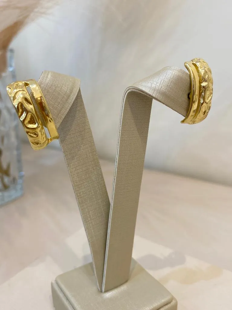 BRINCO EAR HOOK LISO E ONDULADO