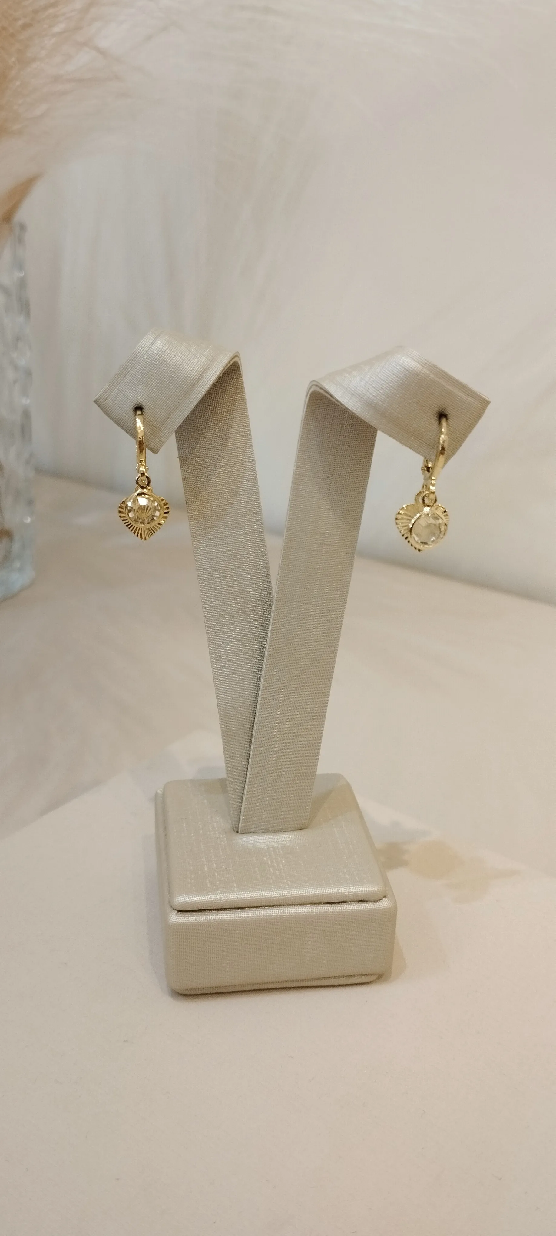BRINCO ARGOLA CORAÇÃO E ZIRCONIA