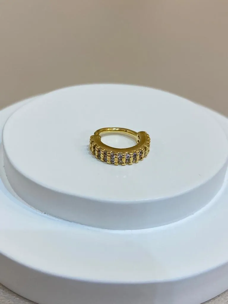 PIERCING ARGOLA CRAVEJADA DOURADO