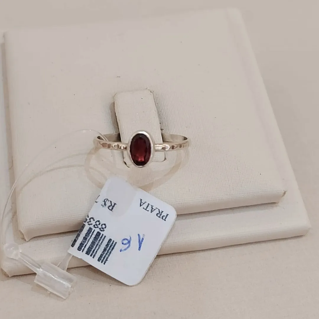 ANEL PRATA OVAL VERMELHO