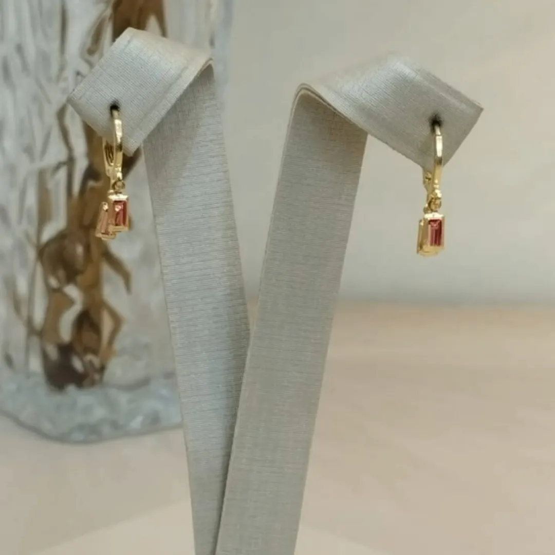 ARGOLA DUAS ZIRCONIAS RETANGULARES ROSAS