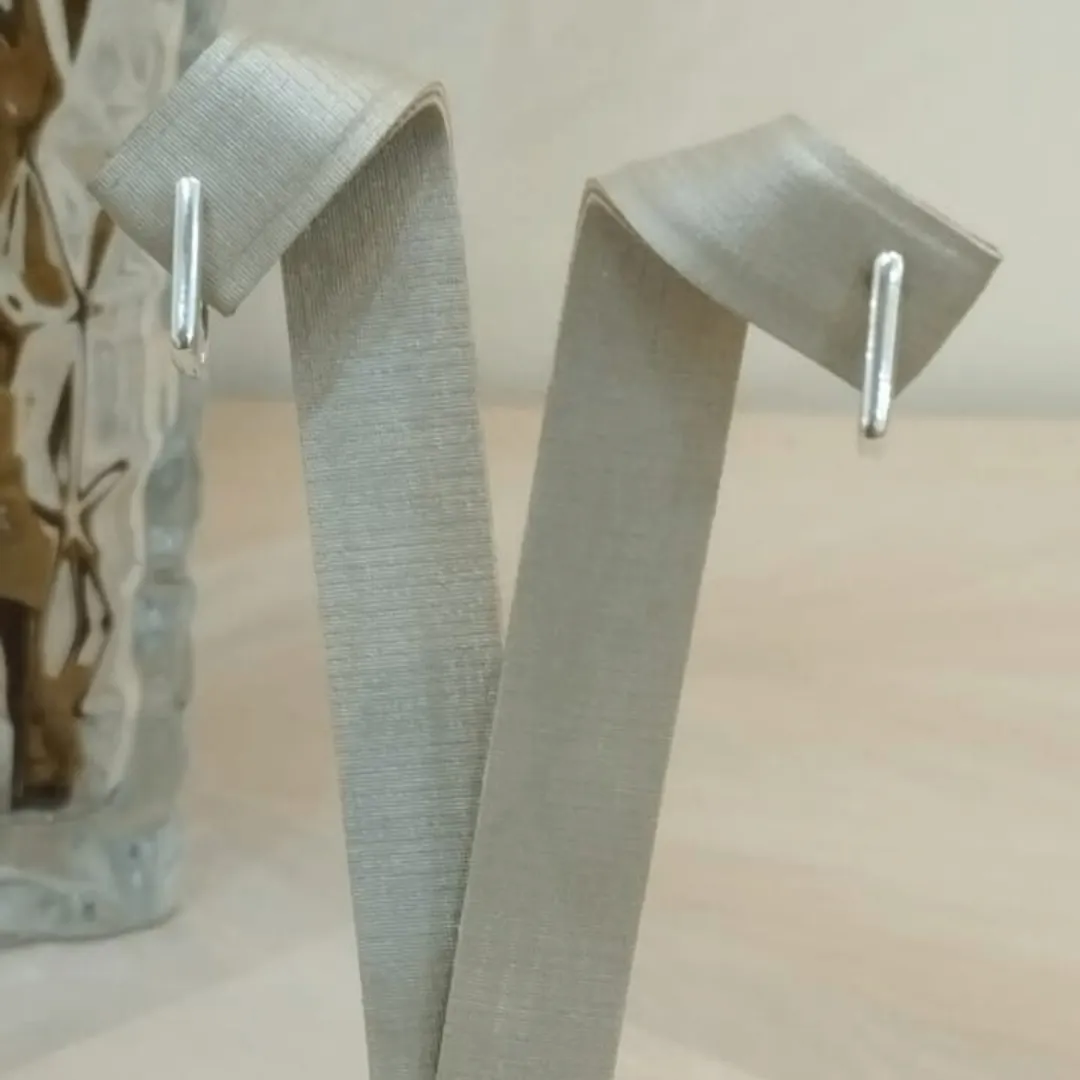 ARGOLA PRATA QUADRADA PEQUENA