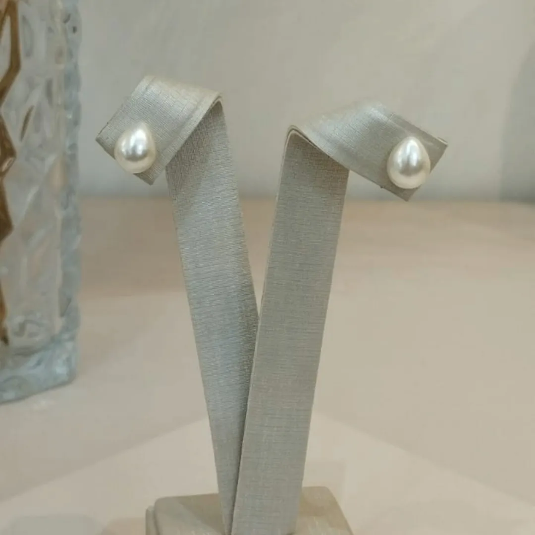 BRINCO PÉROLA GOTA