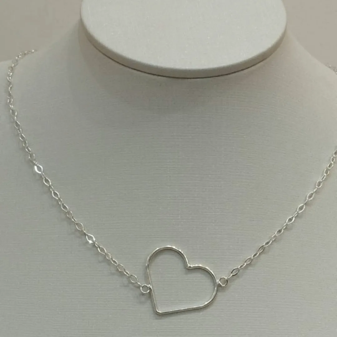 CHOKER PRATA CORAÇÃO VAZADO