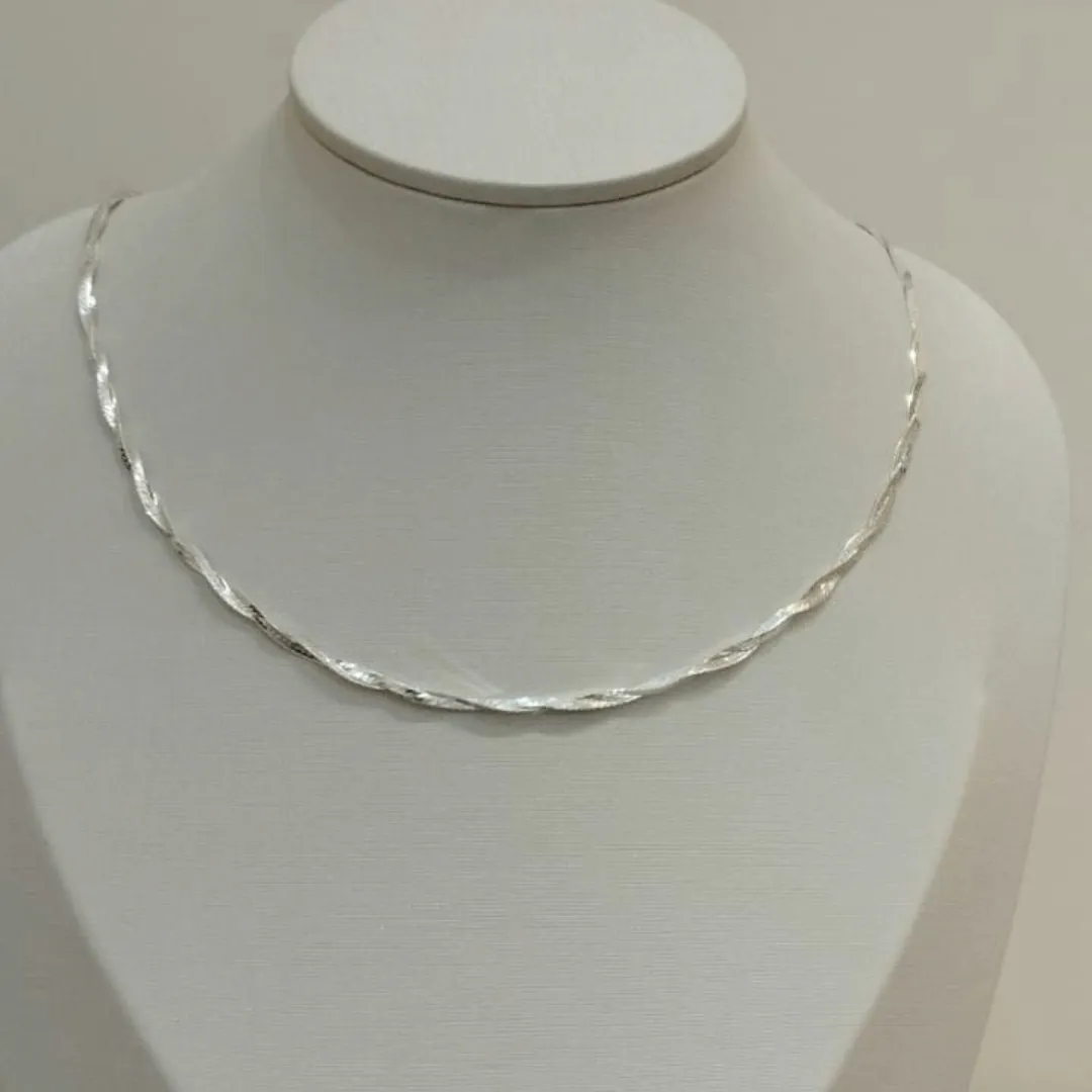 CHOKER PRATA TRANÇADA 2 FIOS