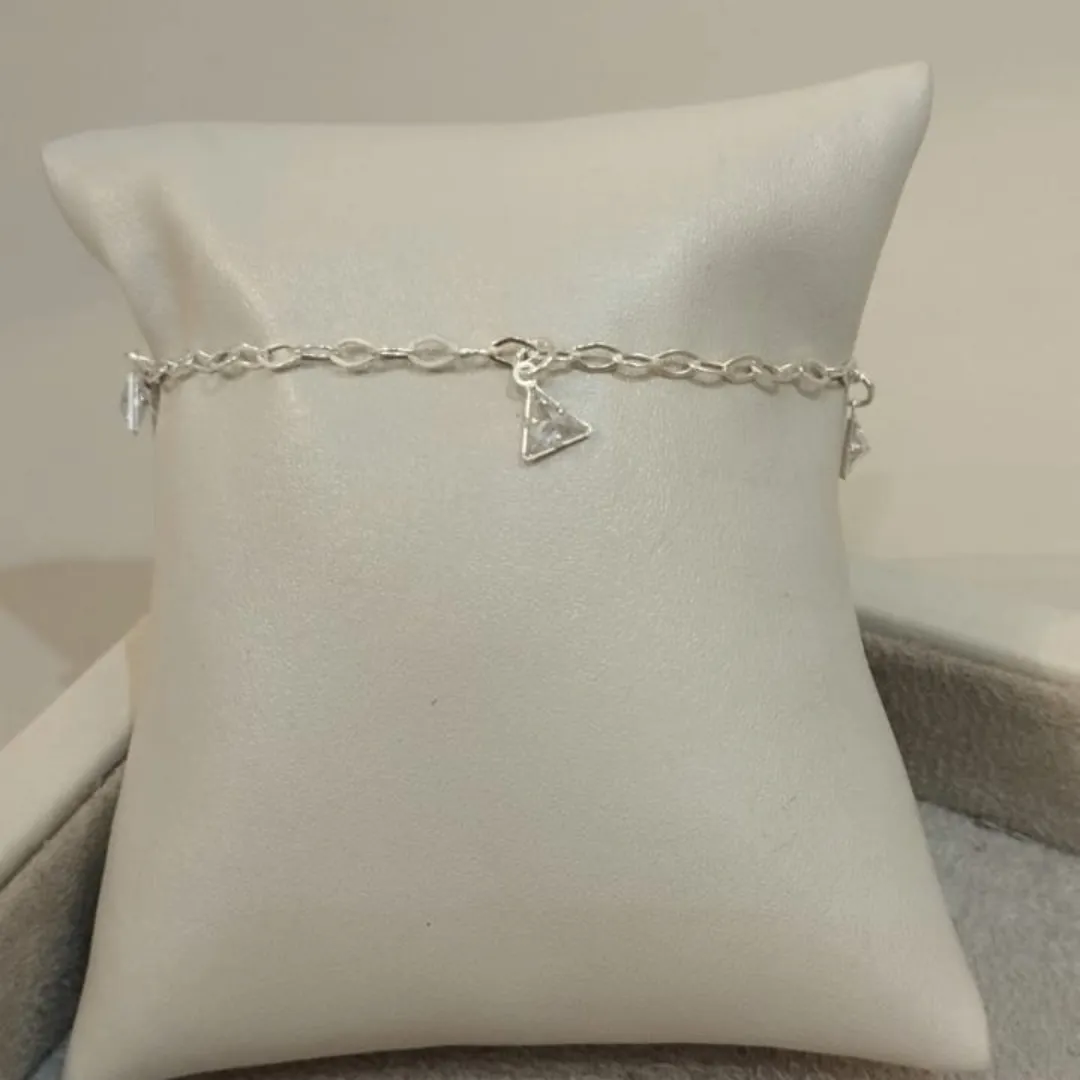 PULSEIRA PRATA ZIRCÔNIAS TRIÂNGULOS
