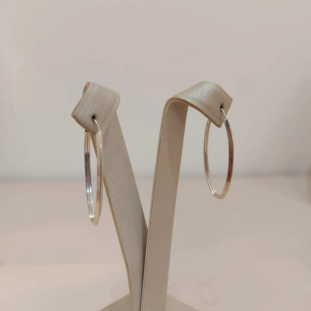 ARGOLA PRATA OVAL BIQUINHO