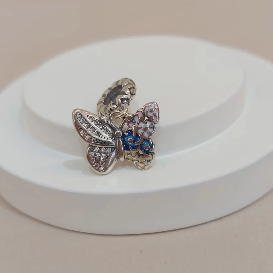 BERLOQUE PRATA BORBOLETA CRAVEJADA E RESINADA