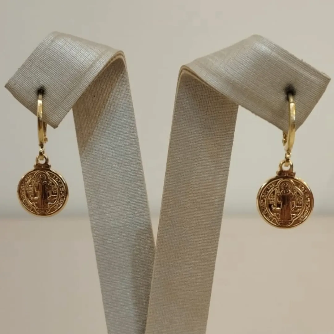 BRINCO ARGOLA 1 MEDALHA DE SÃO BENTO