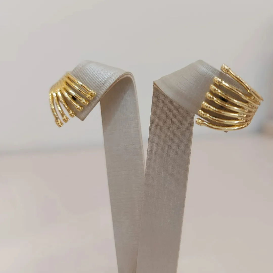 BRINCO EARCUFF MODERNO