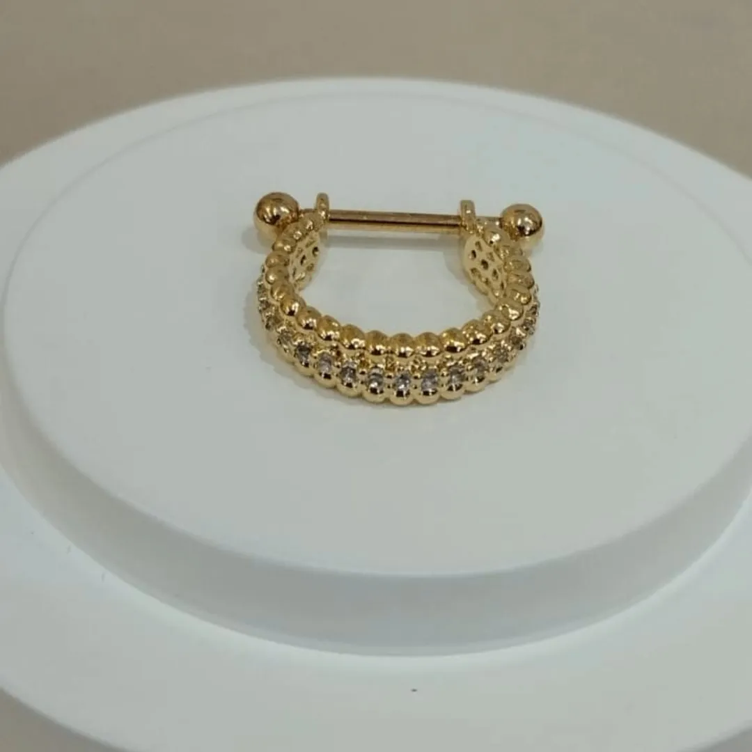 PIERCING CONCH DOURADO ARO CRAVEJADO AO CENTRO