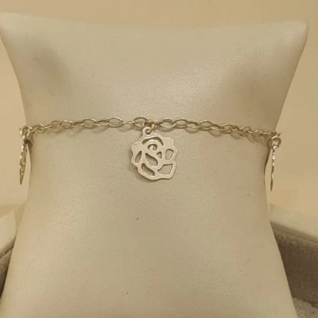 PULSEIRA PRATA ROSAS MEDALHAS