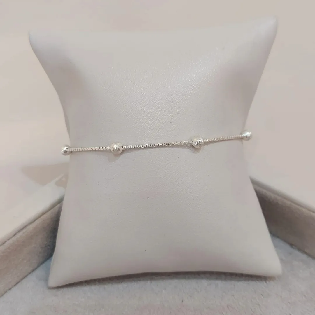 PULSEIRA PRATA VENEZIANA E BOLINHAS