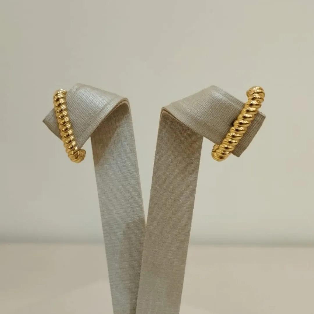 BRINCO EAR HOOK ONDULADO