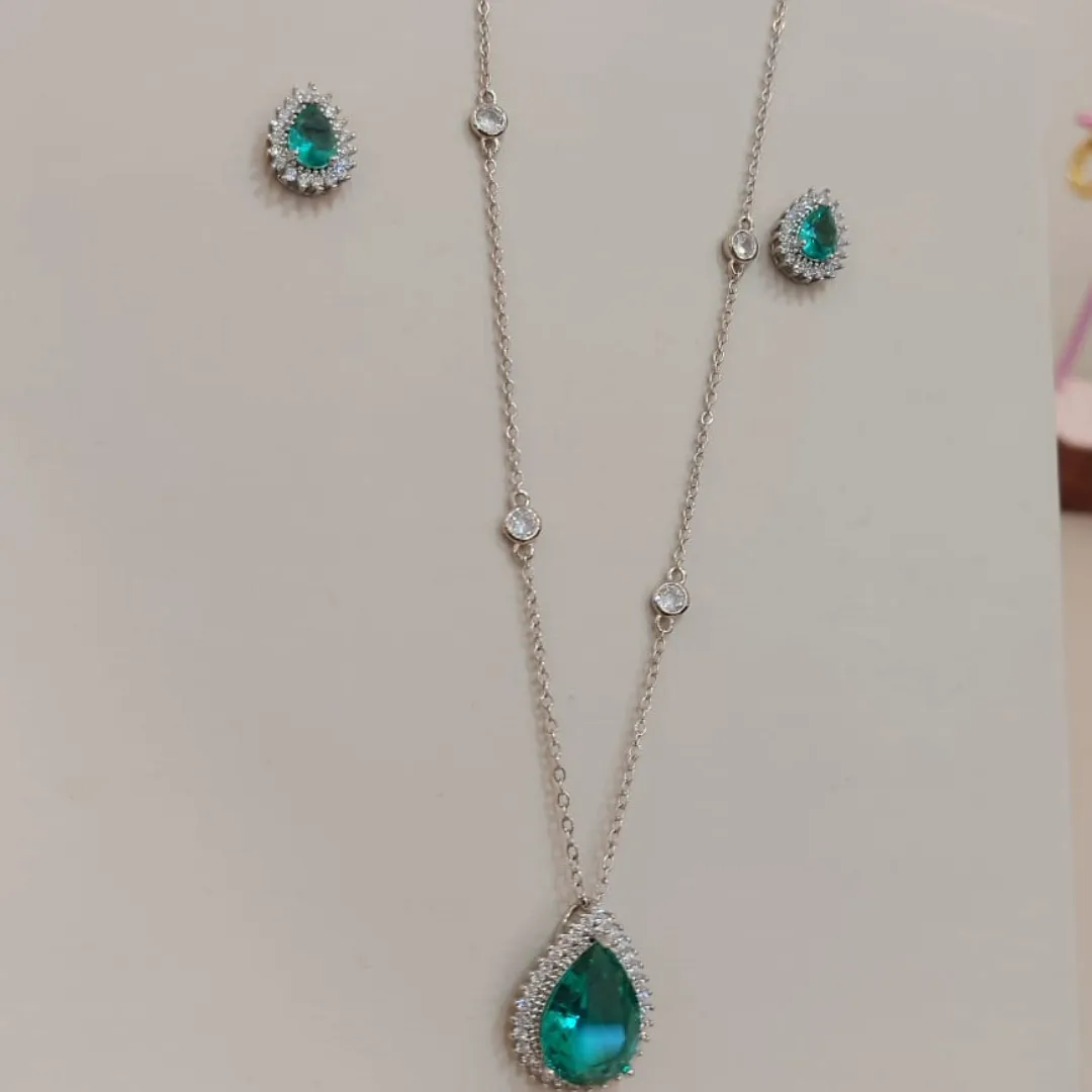 CONJUNTO GOTA VERDE