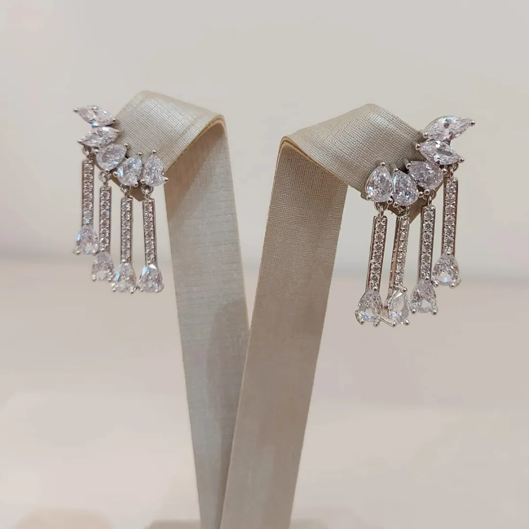 BRINCO EARCUFF GOTAS CRISTAL