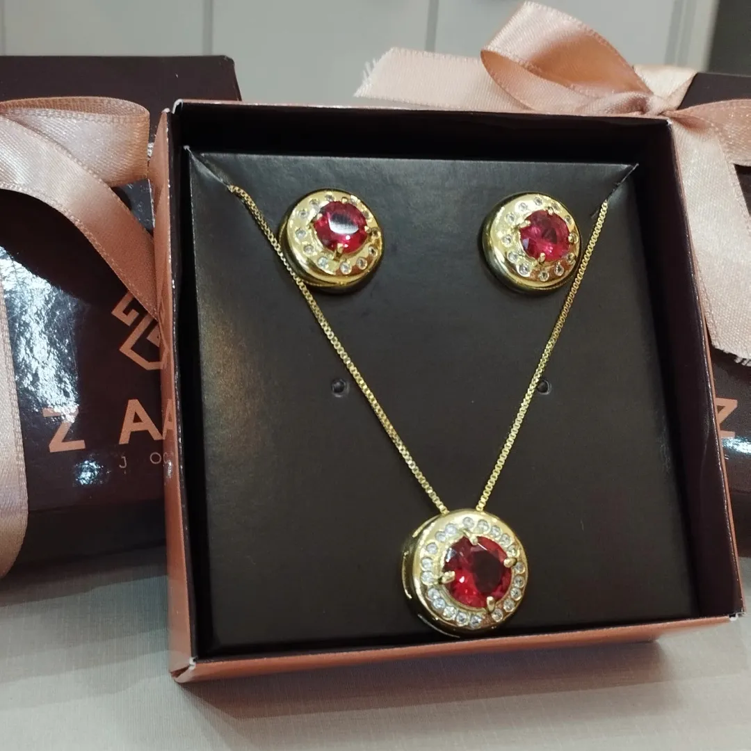 CONJUNTO MICRO ZIRCÔNIAS CRISTAL E RUBI