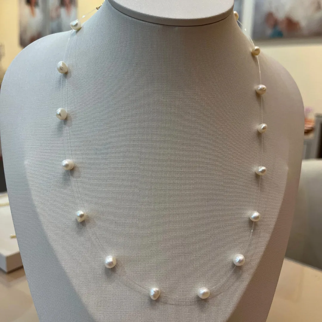 COLAR FIO DE NYLON PÉROLAS