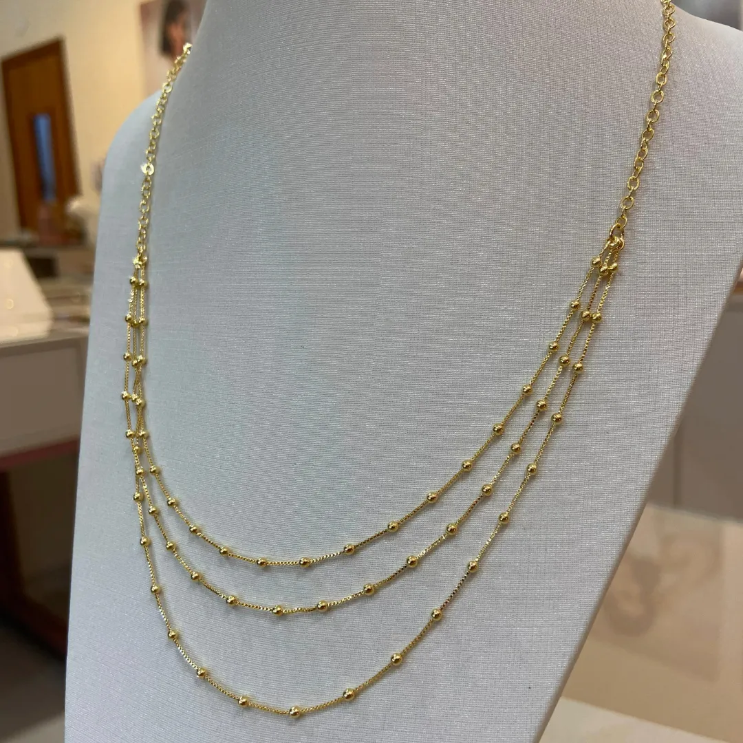 COLAR TRIPLO BOLINHAS DELICADAS