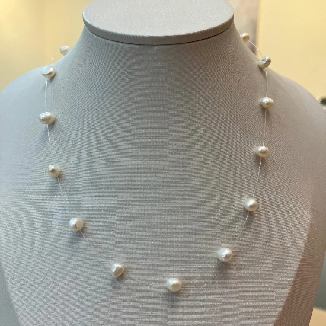 COLAR FIO DE NYLON PÉROLAS